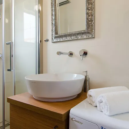 Maison d'hôtes & Tiramola - Old Town 3*