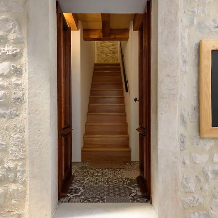 & Tiramola - Old Town 3*