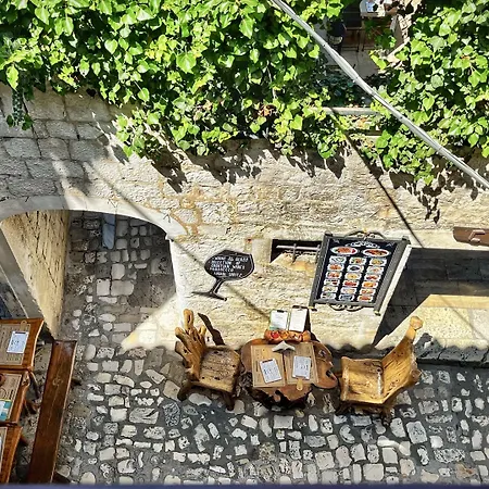 & Tiramola - Old Town