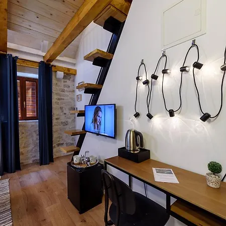 Gasthof & Tiramola - Old Town Trogir