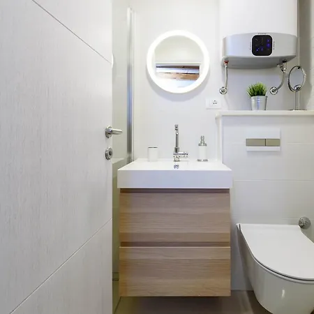 & Tiramola - Old Town 3*