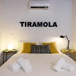 & Tiramola - Old Town