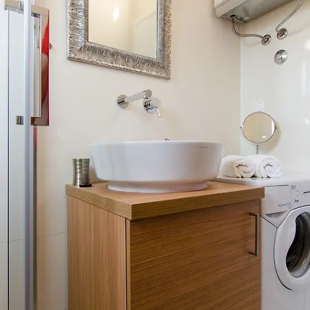 & Tiramola - Old Town Vendégház