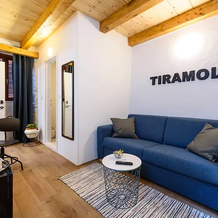 & Tiramola - Old Town Gostinjska kuća 3*