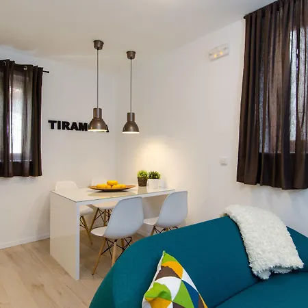 & Tiramola - Old Town 3*