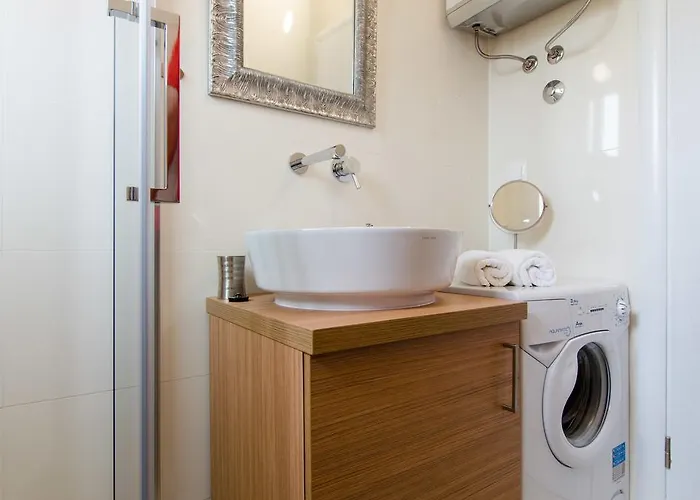 & Tiramola - Old Town Πανσιόν