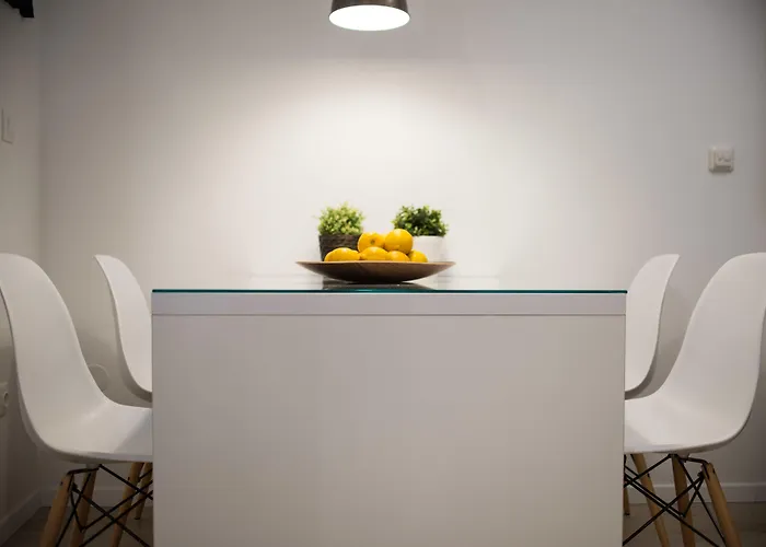 & Tiramola - Old Town