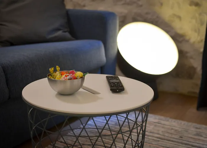 & Tiramola - Old Town Πανσιόν Τρογκίρ