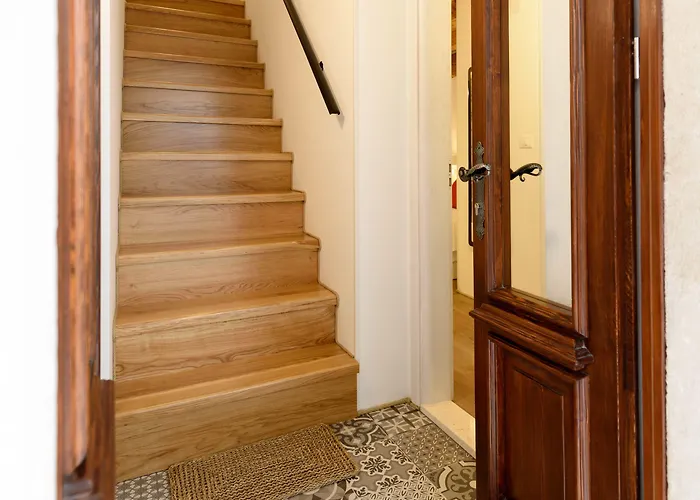 & Tiramola - Old Town Πανσιόν Τρογκίρ