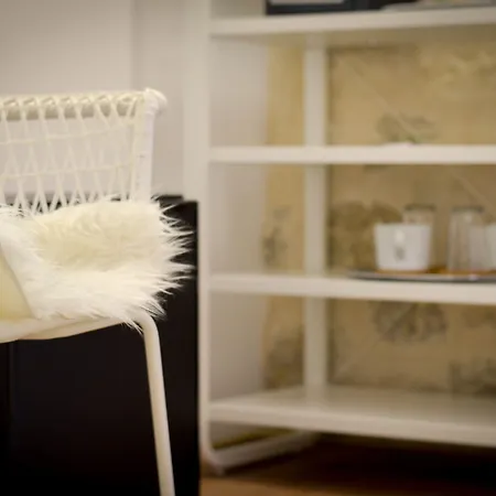 & Tiramola - Old Town Гостьовий будинок Трогір