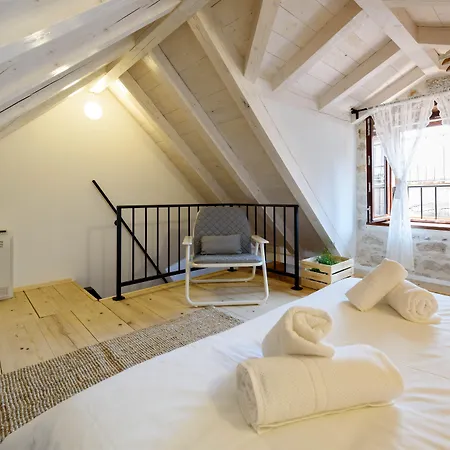 & Tiramola - Old Town 3*