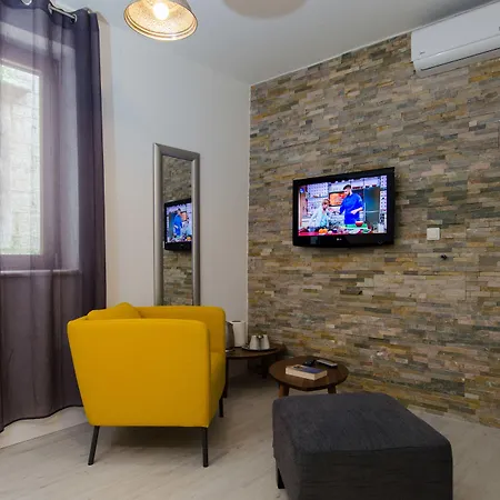 & Tiramola - Old Town Трогір