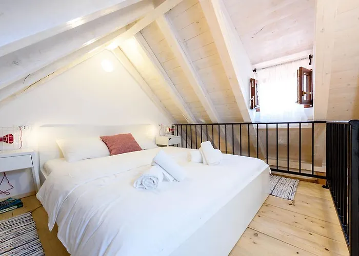 & Tiramola - Old Town Penzion